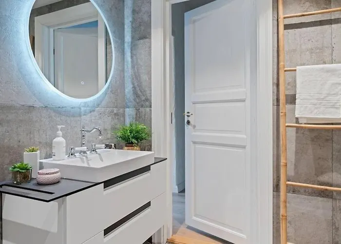Apartamento Fancy By Train Station